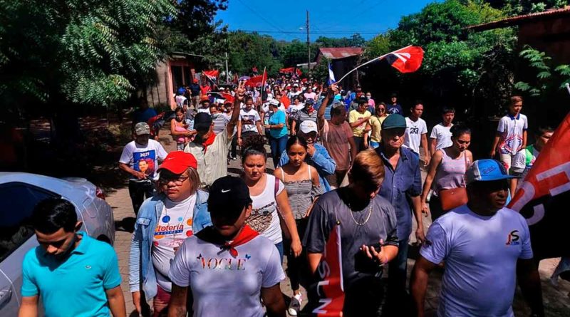 Cientos de Chinandeganos en caminata celebrando el 43 aniversario de la Revolución Sandinistas