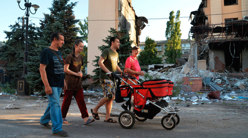 Residentes de Lisichansk, en la República Popular de Lugansk