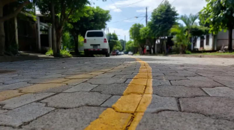 calle, adoquinado, carro, árboles, Masaya