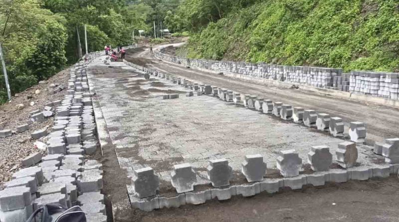 Vista general de la carretera en construcción