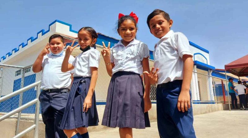 Estudiantes del centro escolar Arca de Noé en el municipio de Larreynaga