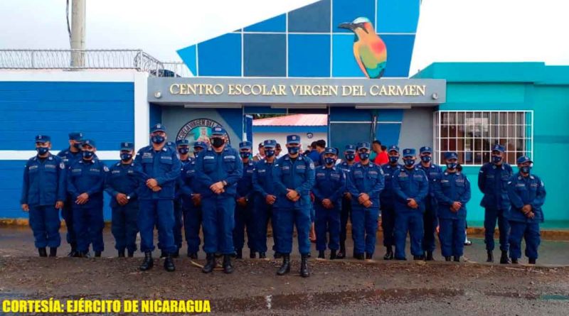 Efectivos de la Fuerza Naval del Ejército de Nicaragua en la inauguración de centro escolar “Virgen del Carmen”, en Puerto El Bluff, Bluefields