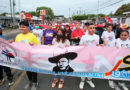 Familias del Distrito I de Managua participando de la caminata Fuerza de Victorias.