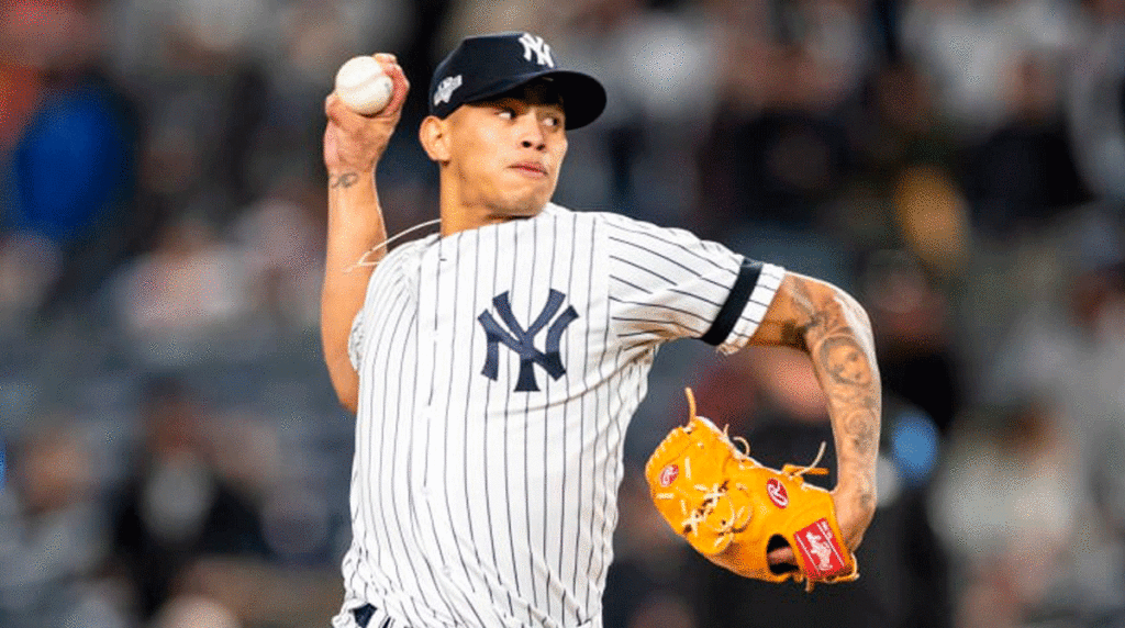 Jonathan Loáisiga jugador de los Yankees de Nueva York