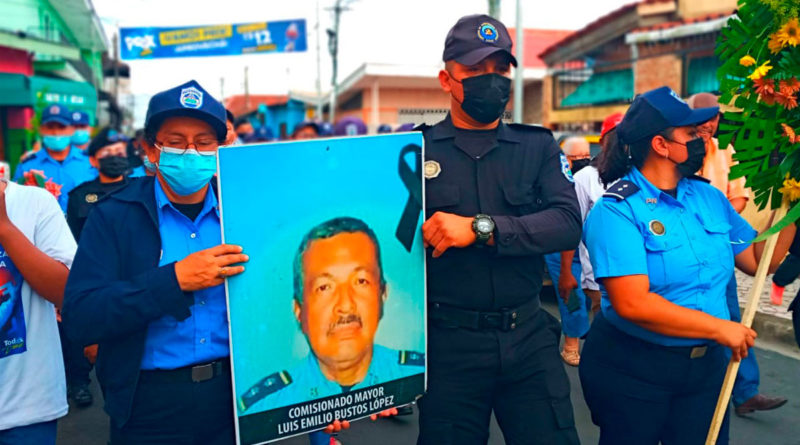 Policías de La Unidad de Victoria Electoral “Pikín Guerrero” de Diriamba, formaron parte del homenaje al Comisionado Mayor Luis Emilio Busto López, Héroe de la Paz.