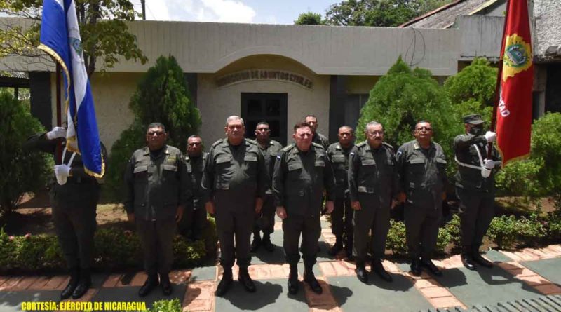 Autoridades del Ejército de Nicaragua durante el acto de traspaso de mano de la dirección de Asuntos Civiles