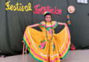 Niña del Centro Educativo Cristóbal Rugama de Masaya participando del festival folclórico en inicio del iniciando el segundo semestre de educación inicial.
