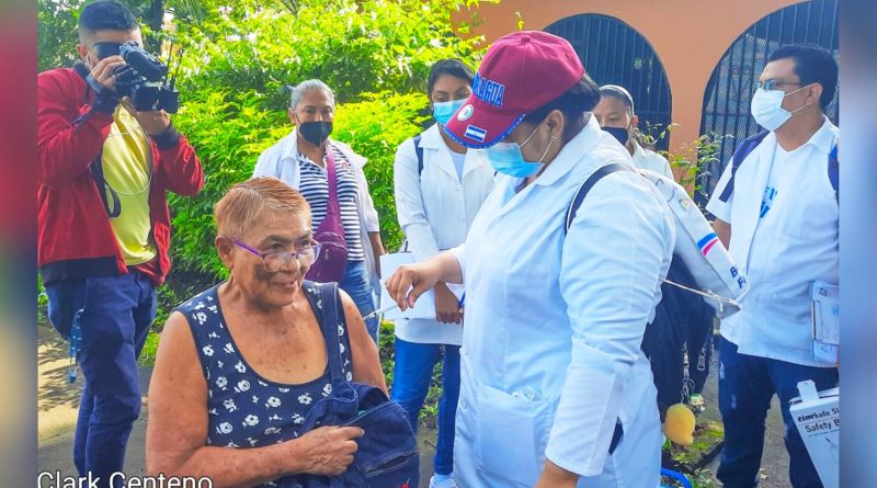 Exitosa Jornada de Vacunación Voluntaria contra la COVID-19 en barrio 11 de Mayo