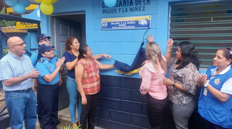 chinandega, nicaragua, policía, comisaría, mujer