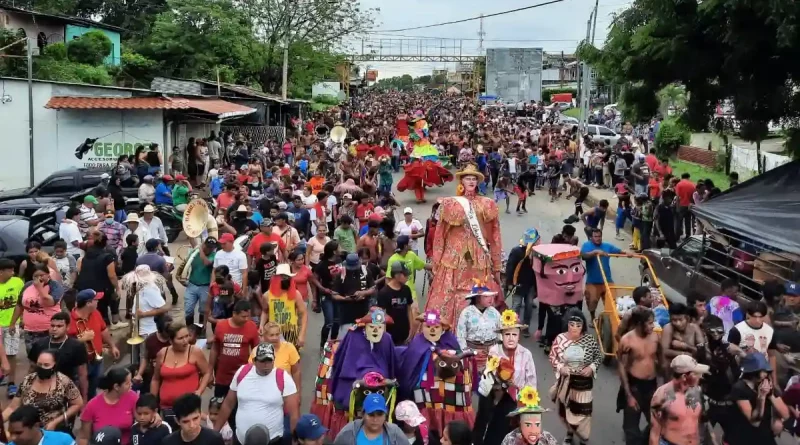 gigantonas, juigalpa, chontales, nicaragua, fiestas patronales, virgen de la asuncion,