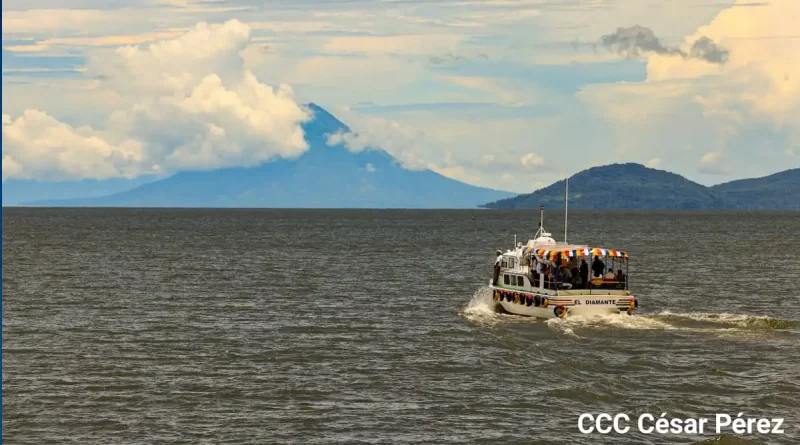 yate, lago, Nicaragua, embarcación, turística, turistas, Granada