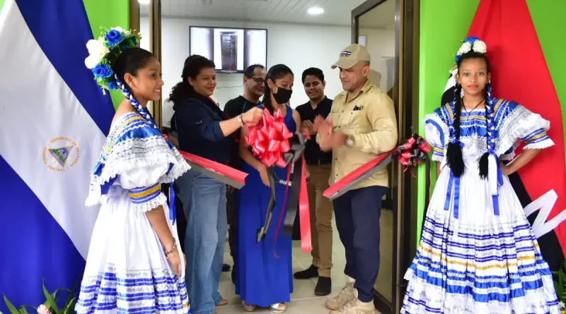 Inaguración, oficinas, instalaciones, MARENA, personas, León