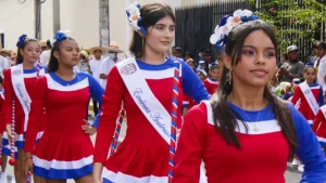 palillona, septiembre, mes patrio, desfile, banda de guerra