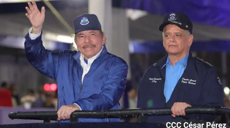 desfile, policia, nicaragua, 43 aniversario, daniel ortega, rosario murillo