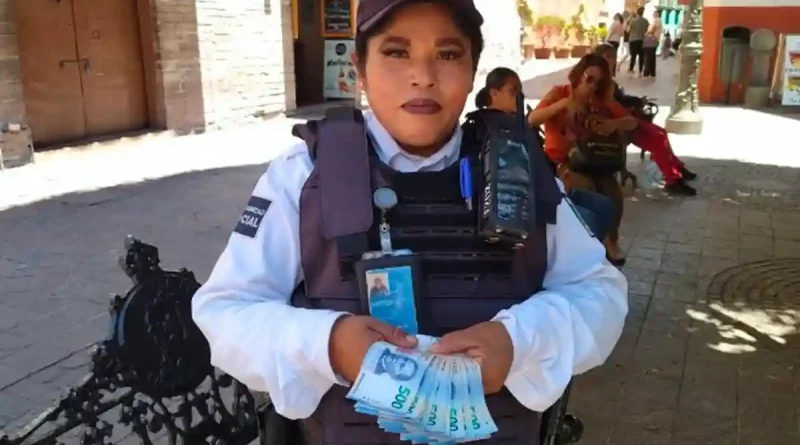 policia, dinero, guanajuato, mexico,