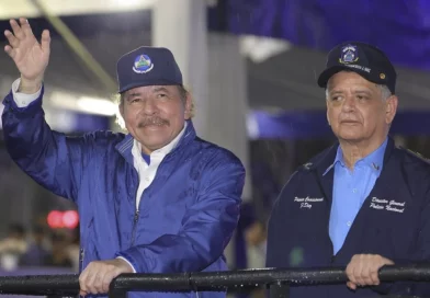 daniel ortega, desfile policial, policia nicaragua