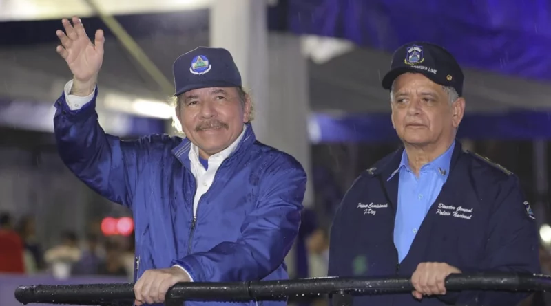 daniel ortega, desfile policial, policia nicaragua