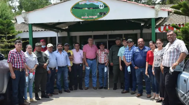 ganaderos, cooperativa lactea, ejercito de nicaragua, camoapa, boaco, nicaragua,