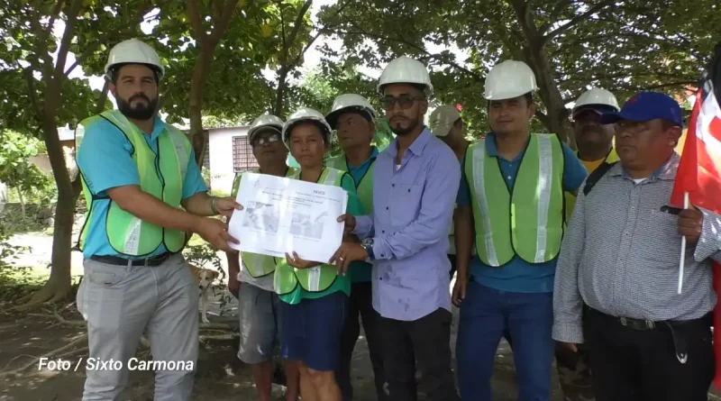 entrega, sitio, construcción, colegio, centro, escolar, planos, Ometepe, estudiantes, educación, personas, autoridades,