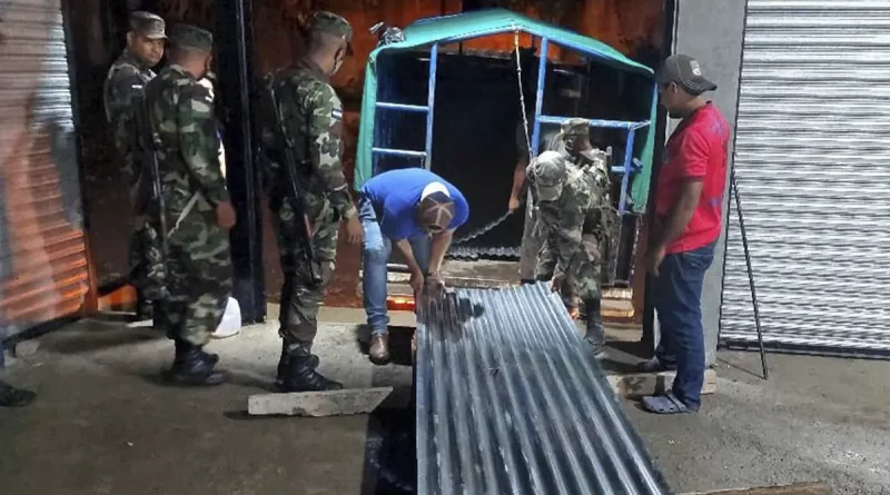 Ejército de Nicaragua realizó descargue de ayuda humanitara en Matagalpa y Paiwas