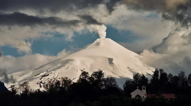 erupcion, volcan, villarrica, alerta, amarilla, chile