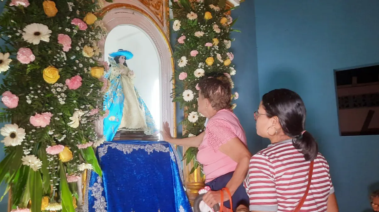 Familias de Chinandega festejan a la Virgen de Hato como inicio de su
