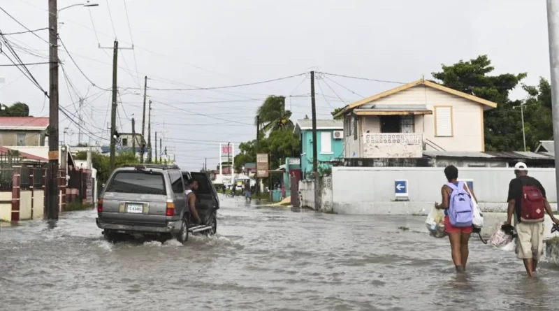 huracan, lisa, belice, clima, lluvia