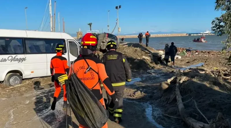 lluvia, roma, desaparecidos, italia, muertos