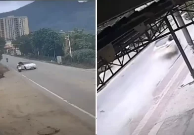 auto, tesla, descontrola, provoca, muertes, accidente, piloto, automático, conductor, golpeó, chochó, velocidad, alta, aumenta, carretera, vehículo,