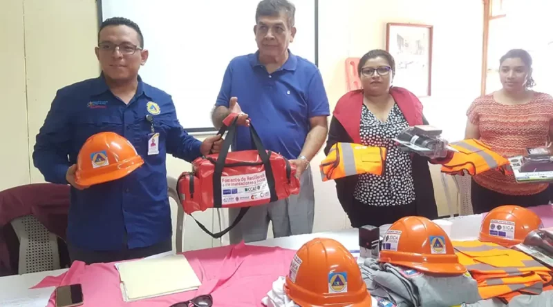 equipamiento, eauipos, entrega, atención, desastres, brigadas, SINAPRED, Matagalpa, autoridades, primeros, auxilios, protección,