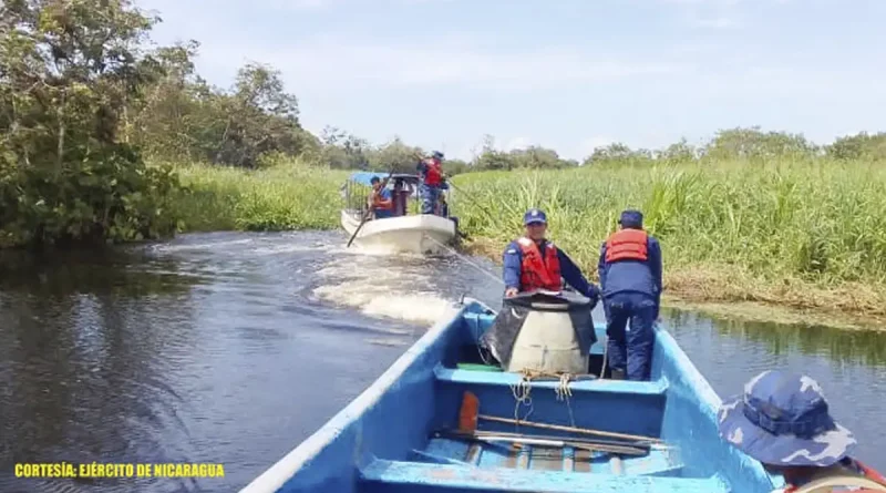 nicaragua, fuerza naval, ejercito de nicaragua, rescate enbarcacion, rio papaturro, san carlos, rio san juan,