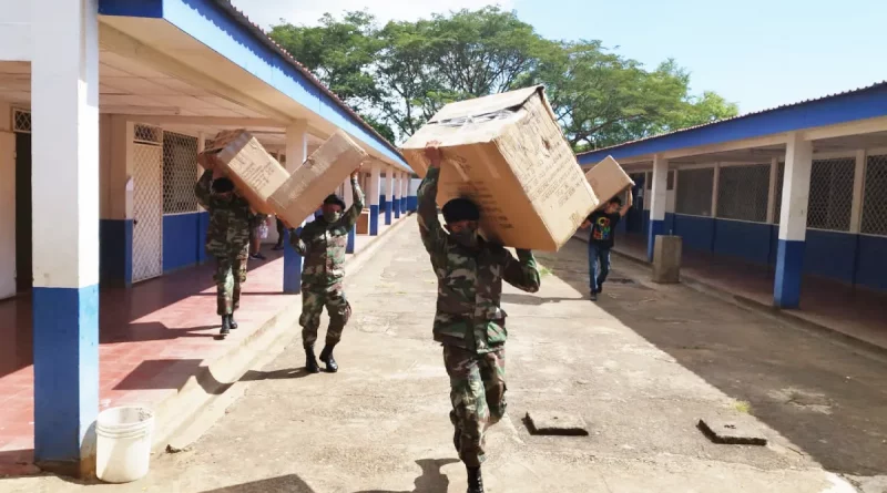 ejército de nicaragua, nicaragua, traslado y descargue, juguetes, colegios públicos, managua