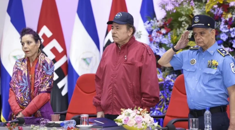 policia nacional, daniel ortega, rosario murillo, policia, graduacion,