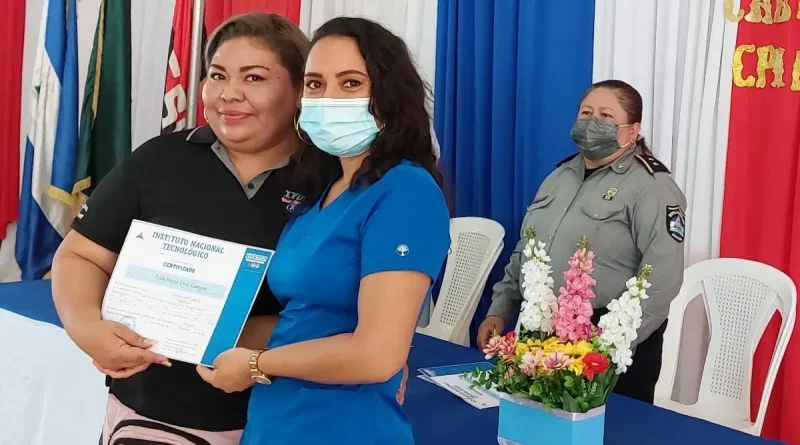 reclusas, sistema penitenciario, nicaragua, curso de peluqueria, curso de uñas,