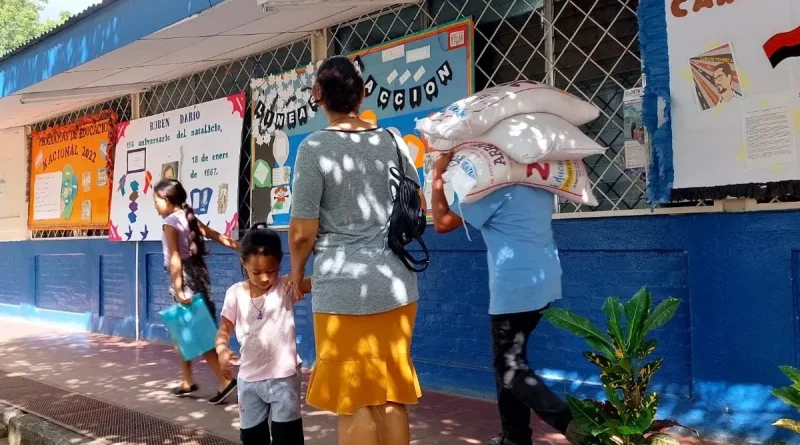 mined, colegio, merienda escolar, managua, nicaragua, niños, merienda,