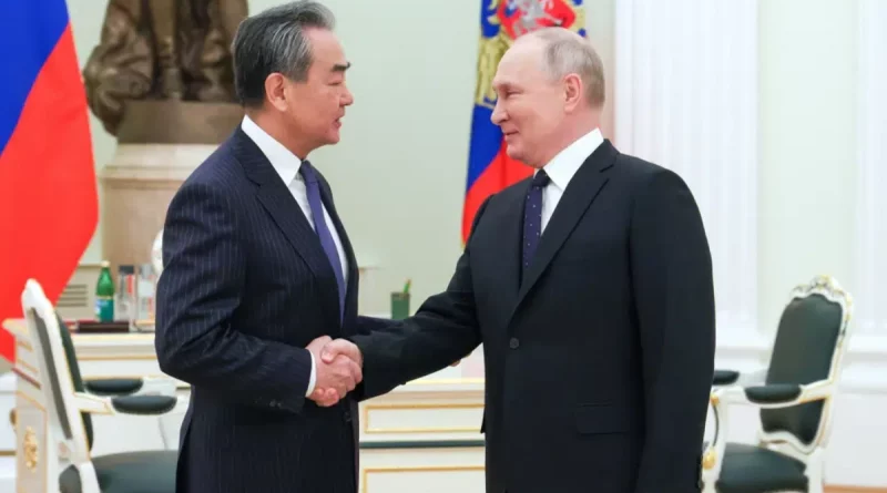 relaciones de rusia y china, rusia, china, internacionales, diplimacia, wang yi, putin