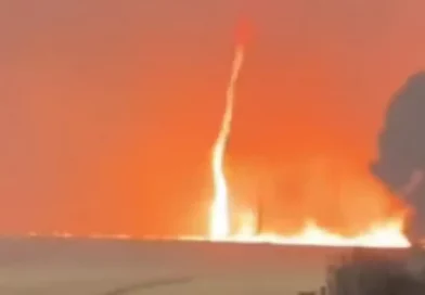 Chile, graban, remolino, fuego, incendios, masivos, enorme, provocado, columna,