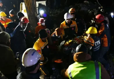 terremoto, turquia, mujer, rescate,