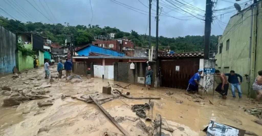 manaos, brasil, deslave, muertos, lluvias, alud, tierra