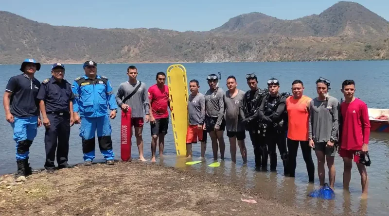 bomberos, rescate, rescate en agus, laguna de xiloa,