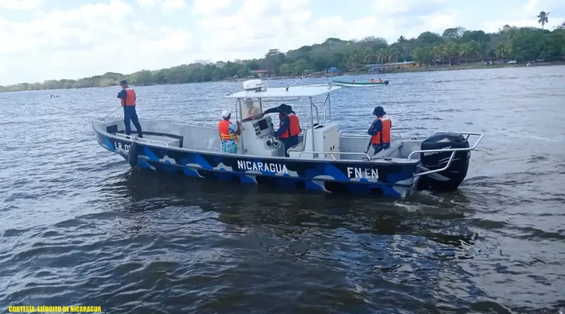 fuerza naval, ejercito de nicaragua, lago cocibolca, naufragos, rescate, salvamento, nicaragua,