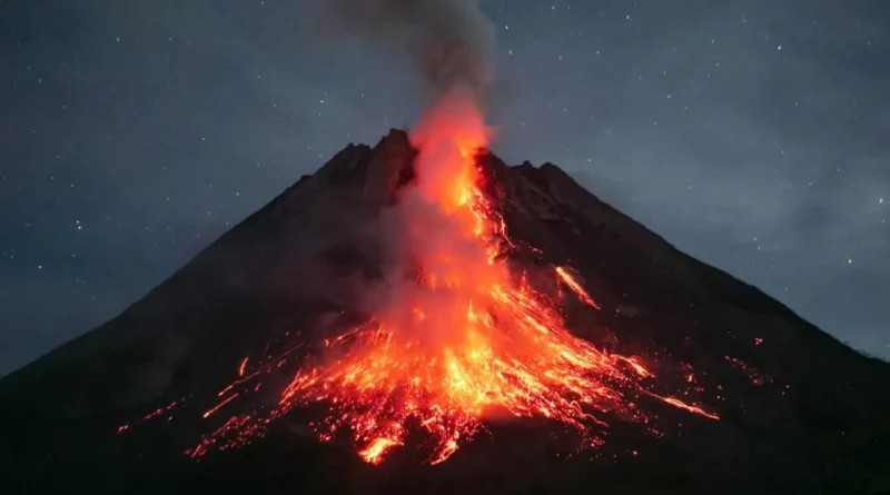 monte merapi, volcan, actividad, lava, alerta, indonesia, emergencia