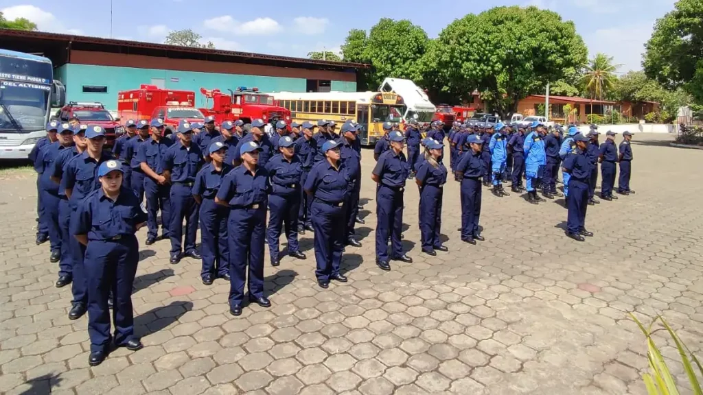 bomberos, nuevo, ingreso, curso, capacitación, emergencia, atención, academia, entrenamiento,