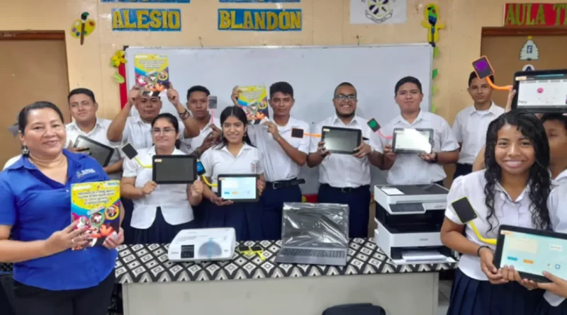 aulas digitales, escuelas normales, mined, educación, managua, chinandega, carazo, aprendizaje, tecnología