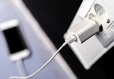 niña, muere, fallece, recibir, descarga, eléctrica, usaba, celular, teléfono, cargaba, cargándose, mientras, Brasil,