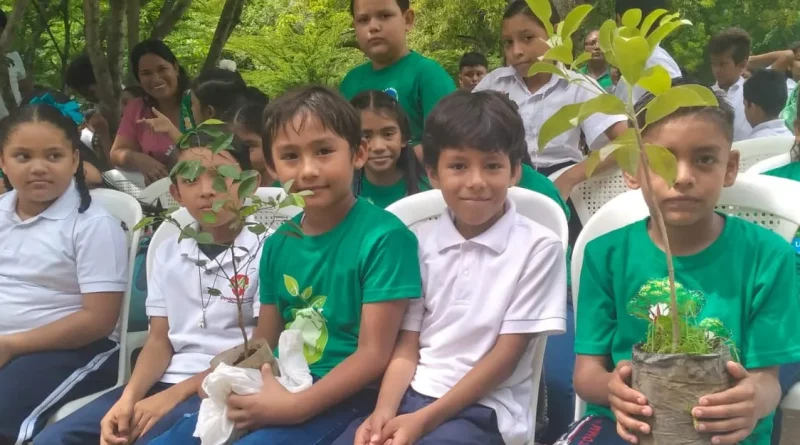 escuela, josefa toledo, dia del arbol, nicaragua, celebracion, estudiantes, educacion, mined, niños