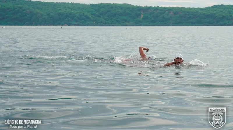 ejercito de nicaragua, laguna de xiloa, campeonato de natacion, nicaragua,