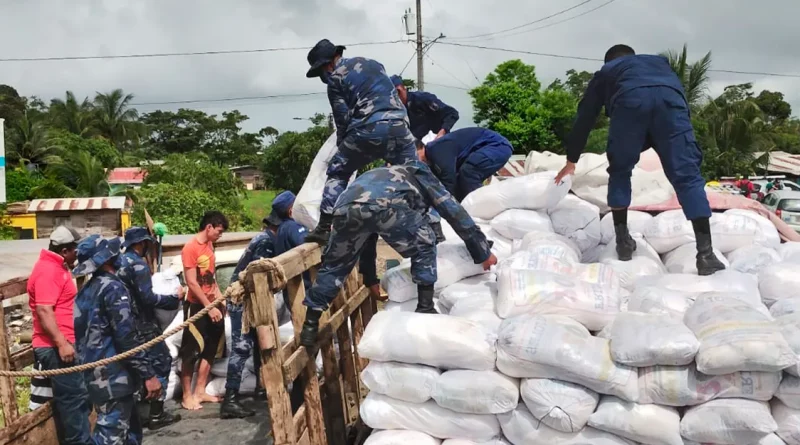 ejército de nicaragua, naval de nicaragua, descargue, alimentos, comida, inatec, ayuda