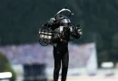 mochila, hombre, austria, mochikla propulsora, video, aterrizo, pista