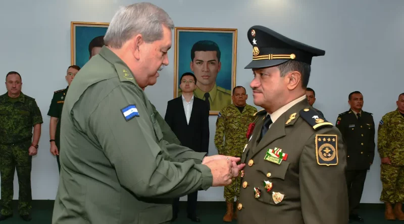 ejercito nicaragua, condecoracion, agregado militar, mexico, nicaragua